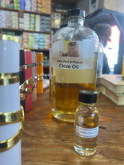 100% Pure & Natural Clove Leaf Oil